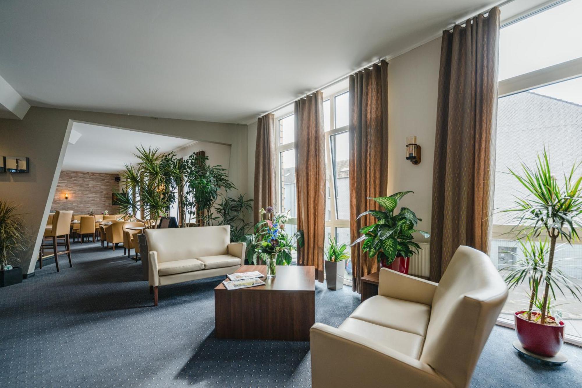 Hotel Mirage Дуйсбург Экстерьер фото