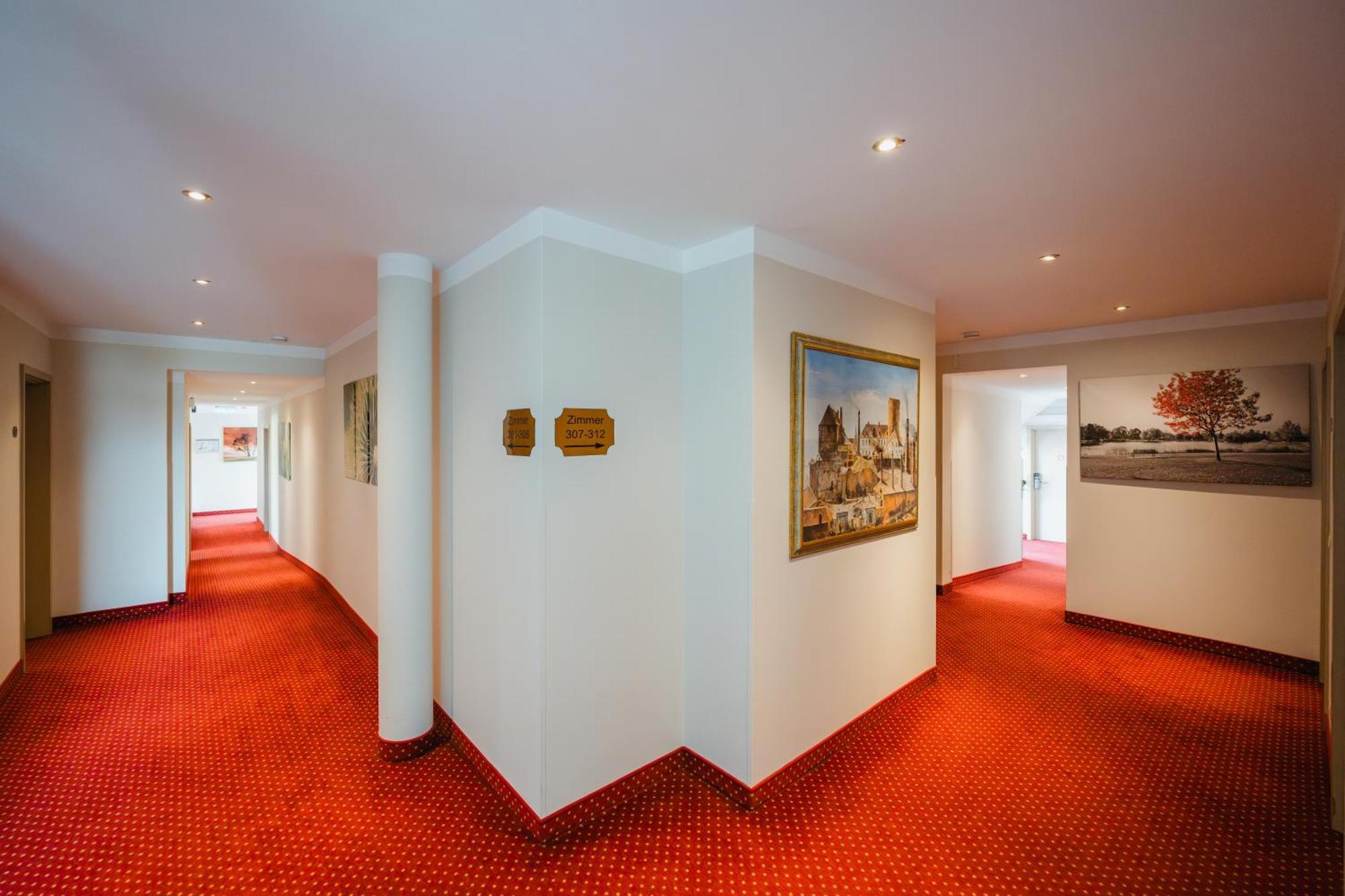 Hotel Mirage Дуйсбург Экстерьер фото