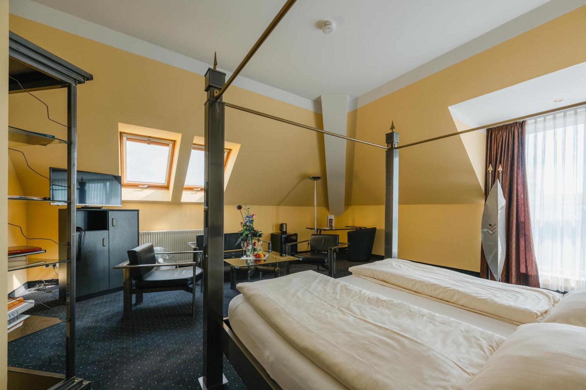 Hotel Mirage Дуйсбург Экстерьер фото