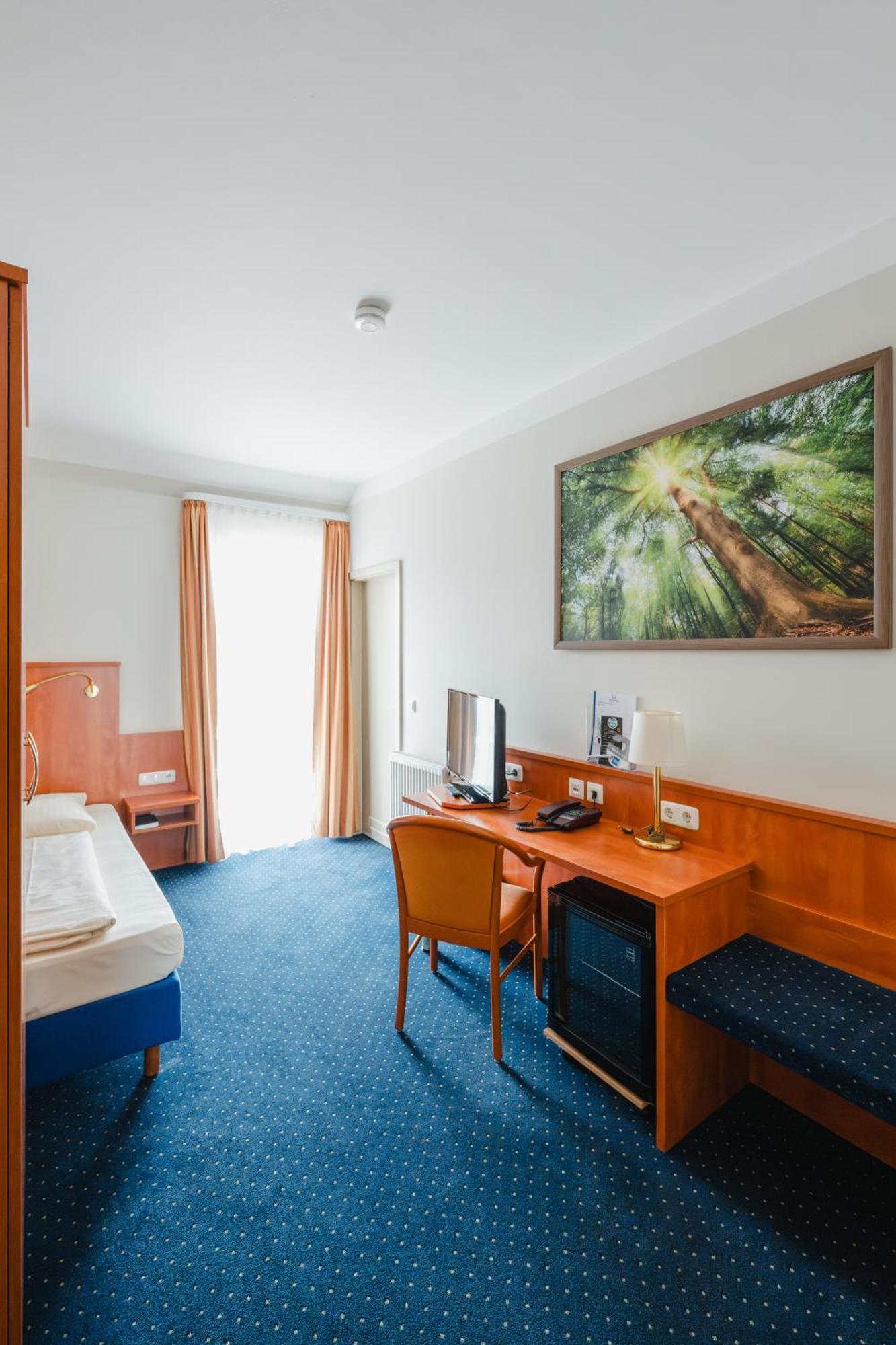 Hotel Mirage Дуйсбург Экстерьер фото