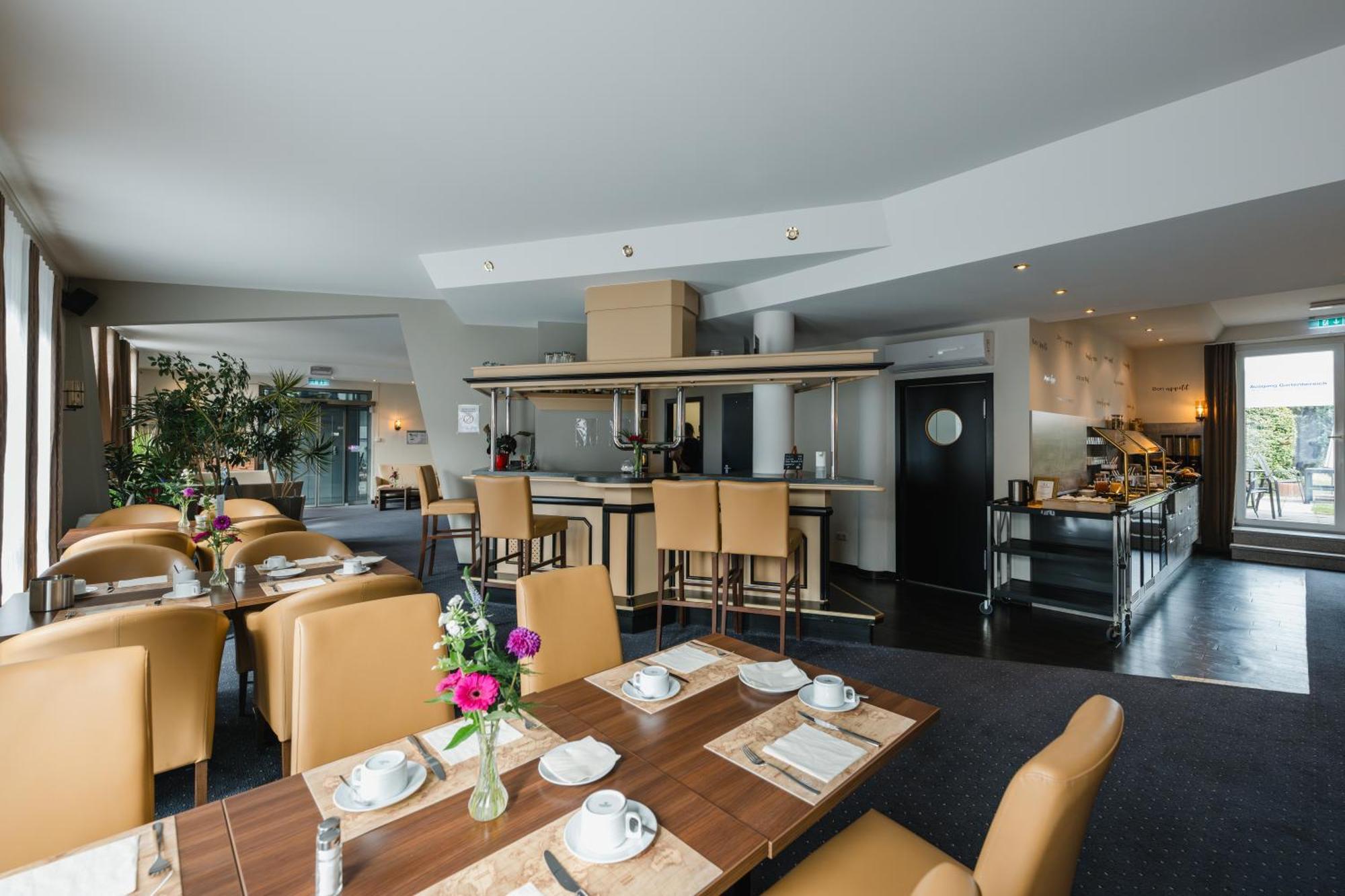 Hotel Mirage Дуйсбург Экстерьер фото