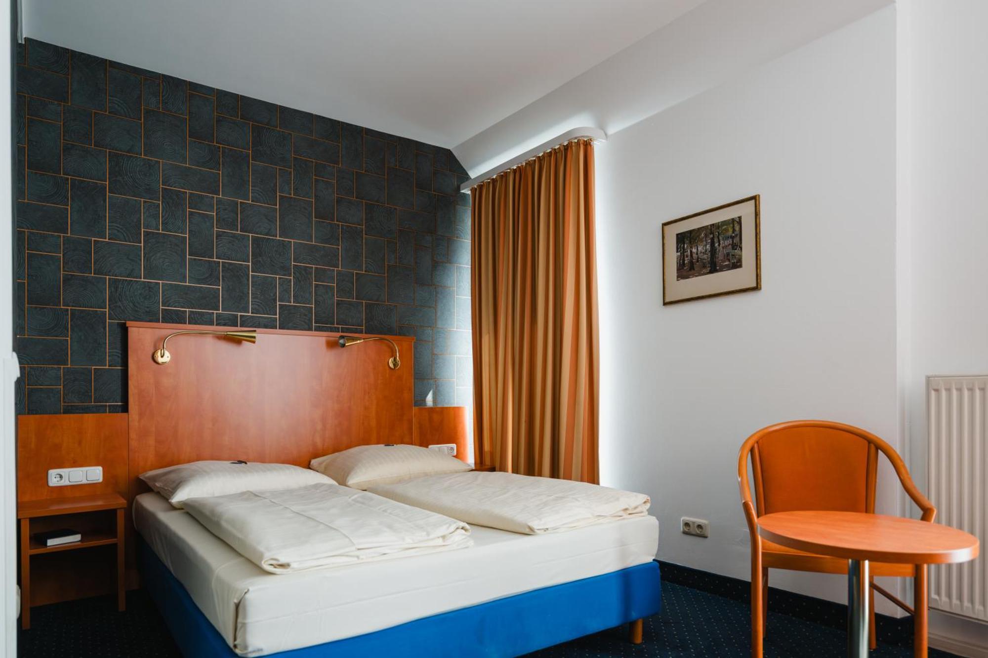 Hotel Mirage Дуйсбург Экстерьер фото